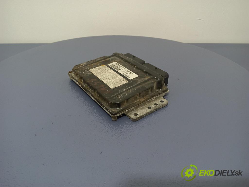 Renault Megane scenic 2000 riadiaca jednotka Motor: 8200047494