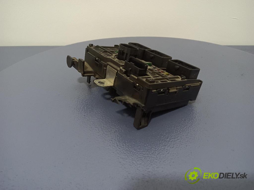 Peugeot 407 2004 skrinka Poistky: 9656005580