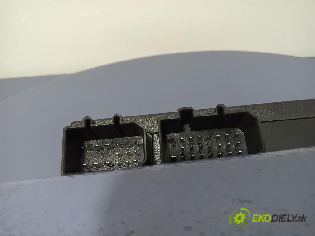 Volkswagen Passat 2001 riadiaca jednotka Komfortu 1C0959799B
