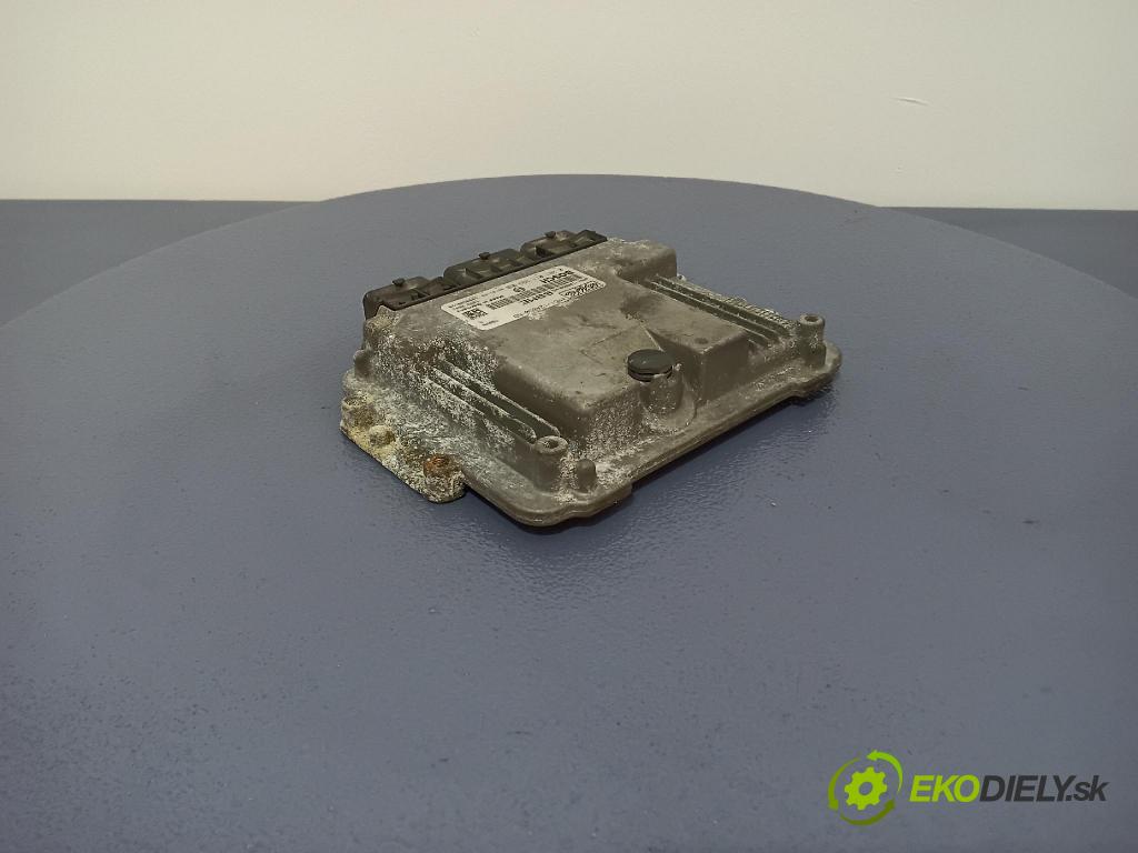 Ford Focus 2005 riadiaca jednotka Motor: 4M51-12A650-ND