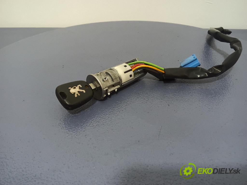 Peugeot 206 2005 Spínač zapaľovania: 01