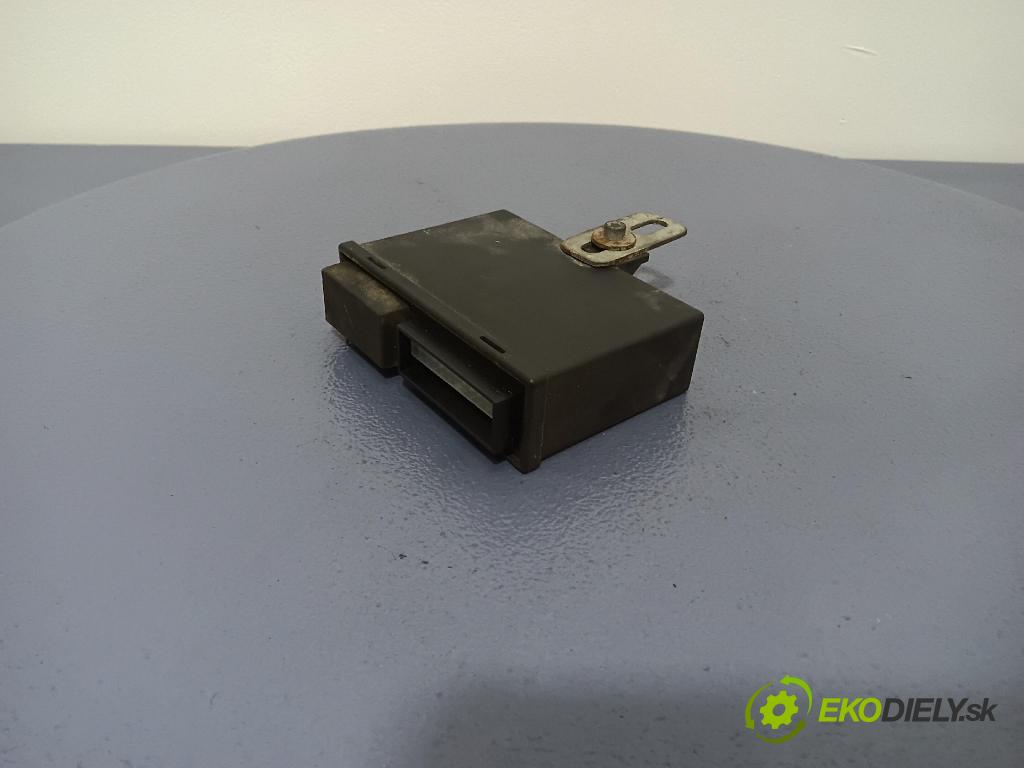 Audi 80 1992 riadiaca jednotka 67R-013654