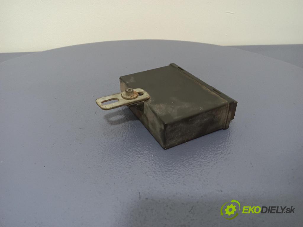 Audi 80 1992 riadiaca jednotka 67R-013654