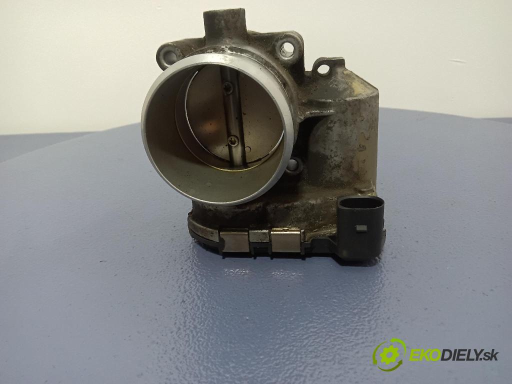 Volkswagen Passat 2001 klapka 06B133062M