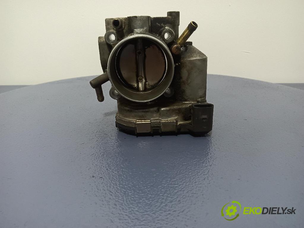 Volkswagen Bora 2001 klapka 06A133062D