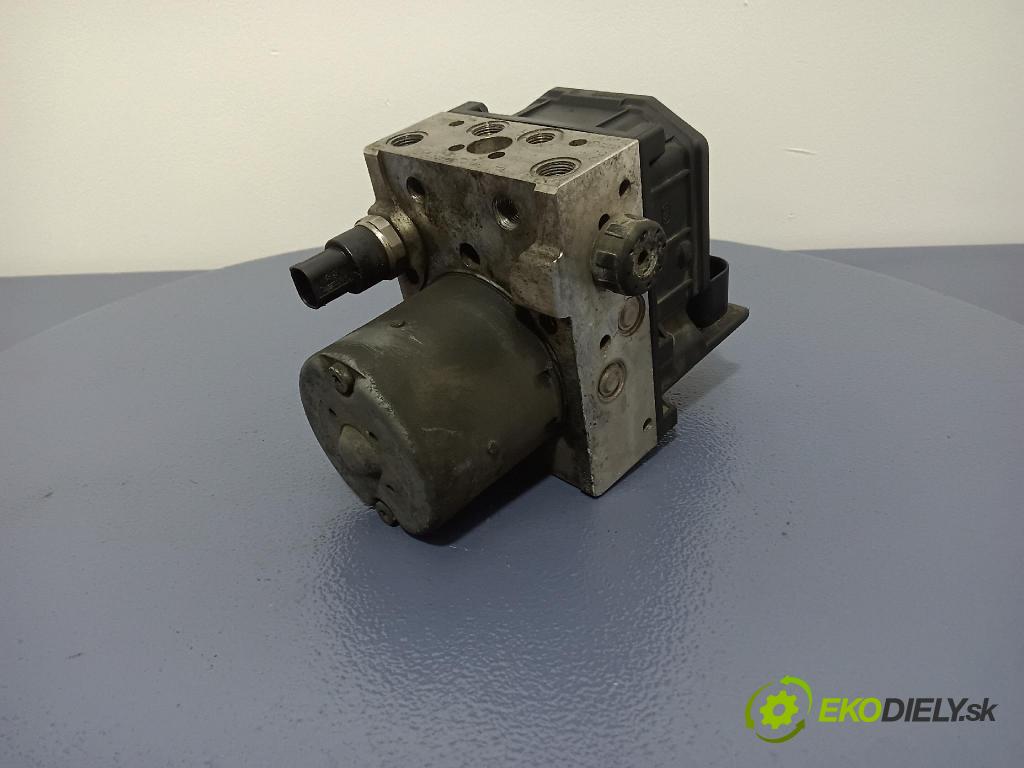 Audi A6 2002 čerpadlo ABS x 4B0614517G