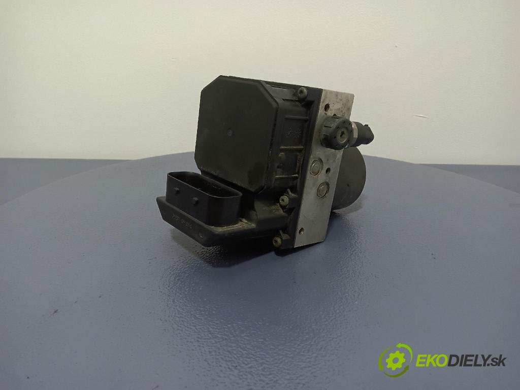 Audi A4 2004 čerpadlo ABS x 8E0614517