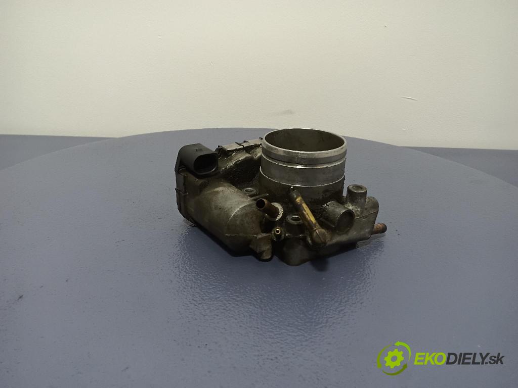 Audi A4 2004 klapka 06B133062H