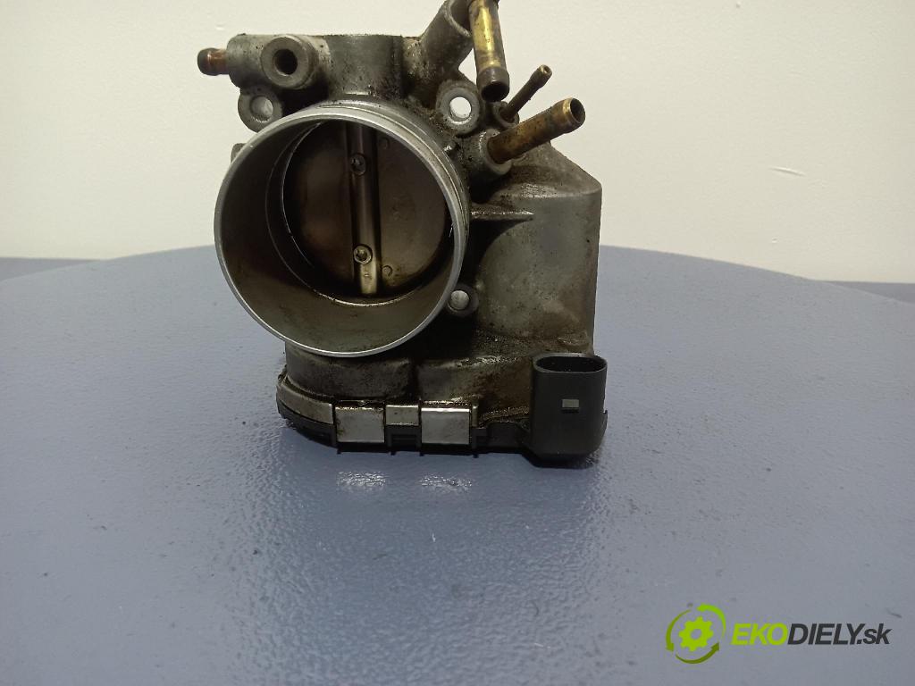 Audi A4 2004 klapka 06B133062H