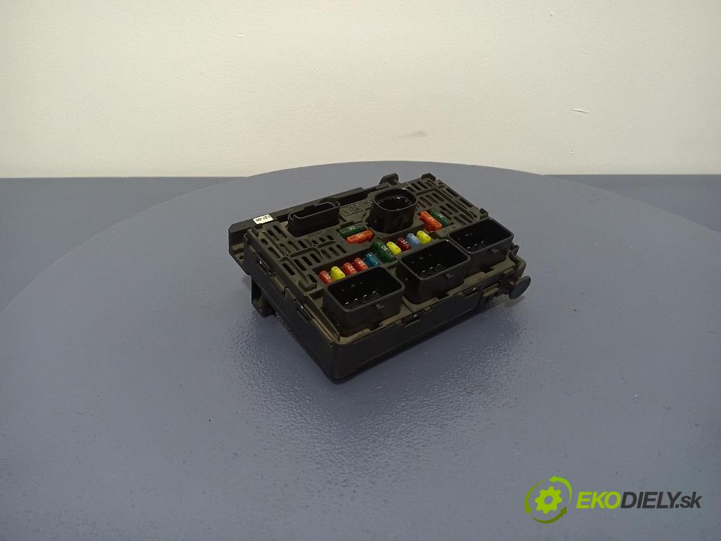 Peugeot 407 2005 skrinka Poistky: 9656086080