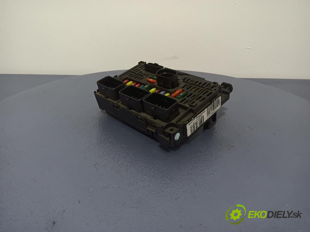 Peugeot 407 2005 skrinka Poistky: 9656086080