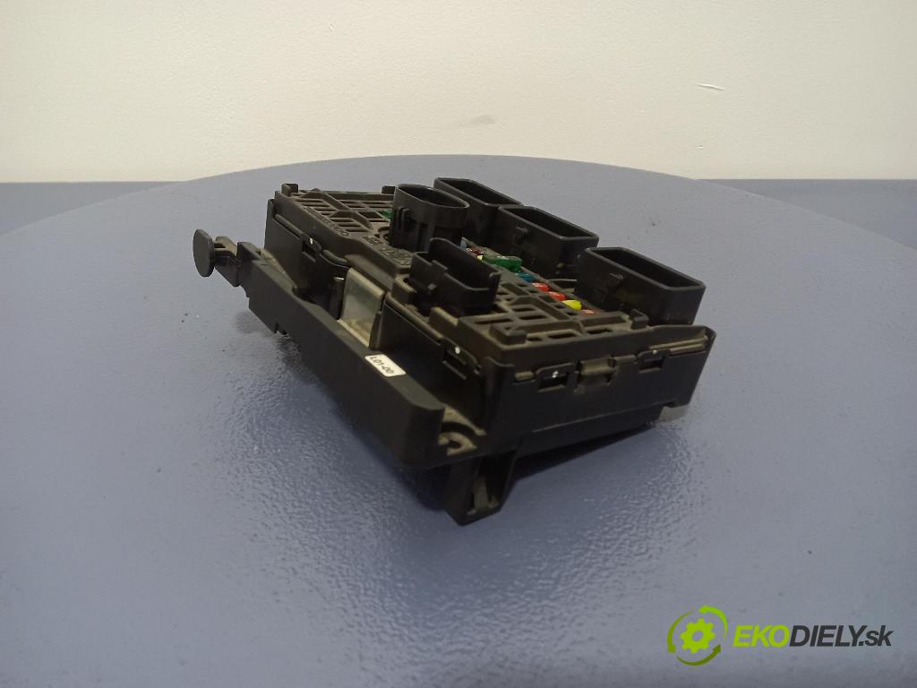 Peugeot 407 2005 skrinka Poistky: 9656086080
