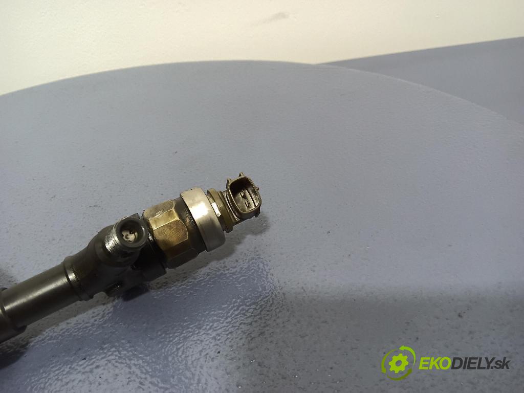 Toyota Avensis 2003 vstrek 23670-0G040