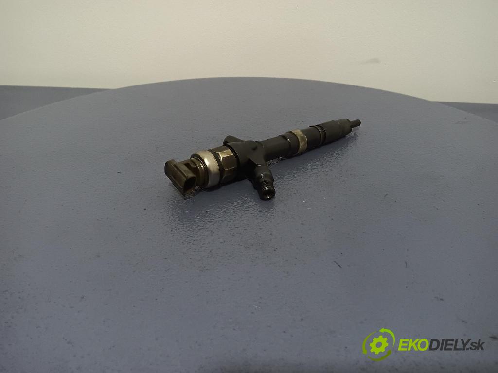 Toyota Avensis 2003 vstřikovač 23670-0G040