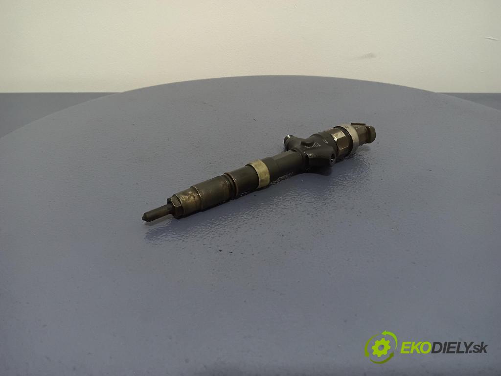 Toyota Avensis 2003 vstřikovač 23670-0G040