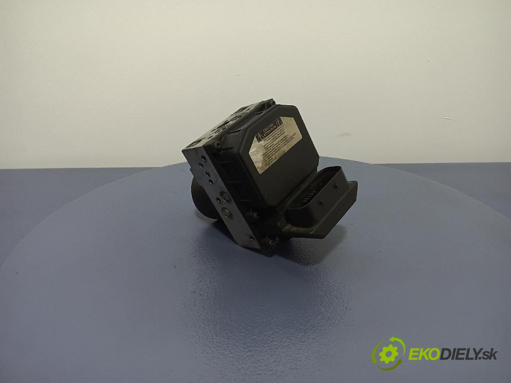 Toyota Avensis 2003 čerpadlo ABS x 44540-05032