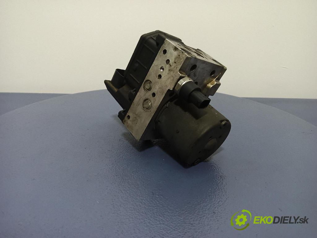 Toyota Avensis 2003 čerpadlo ABS x 44540-05032