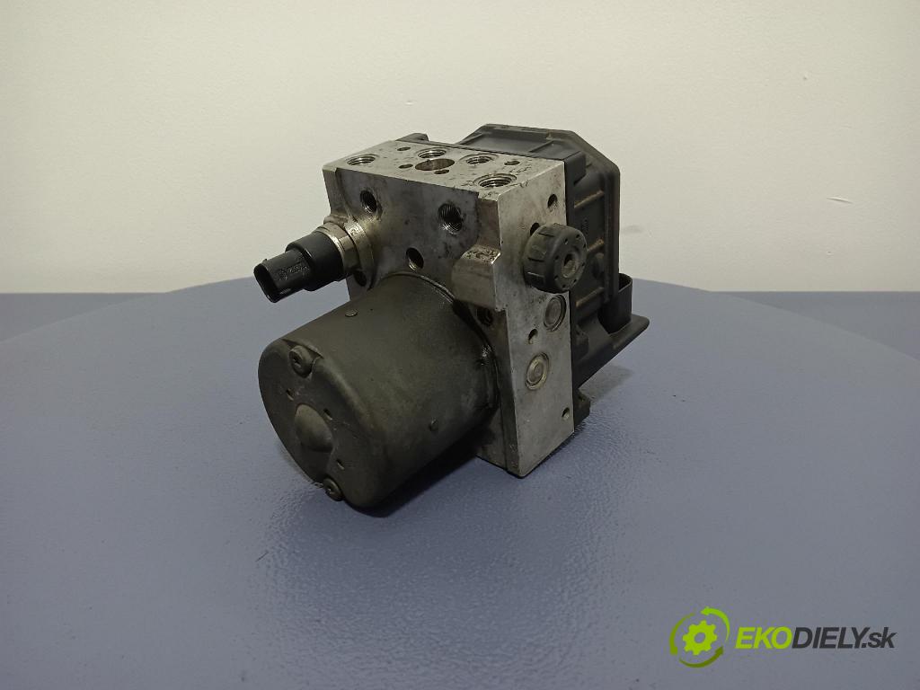 Audi A4 2003 čerpadlo ABS x 8E0614517