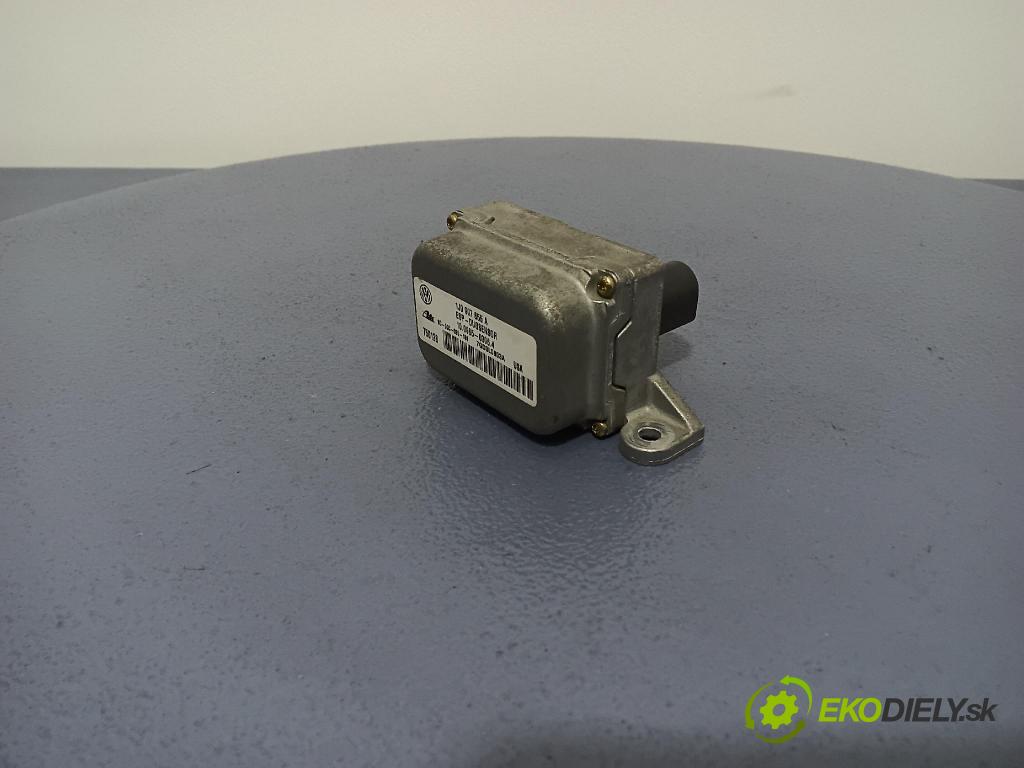 Volkswagen Jetta 2004 snímač ESP. 1J1907637D