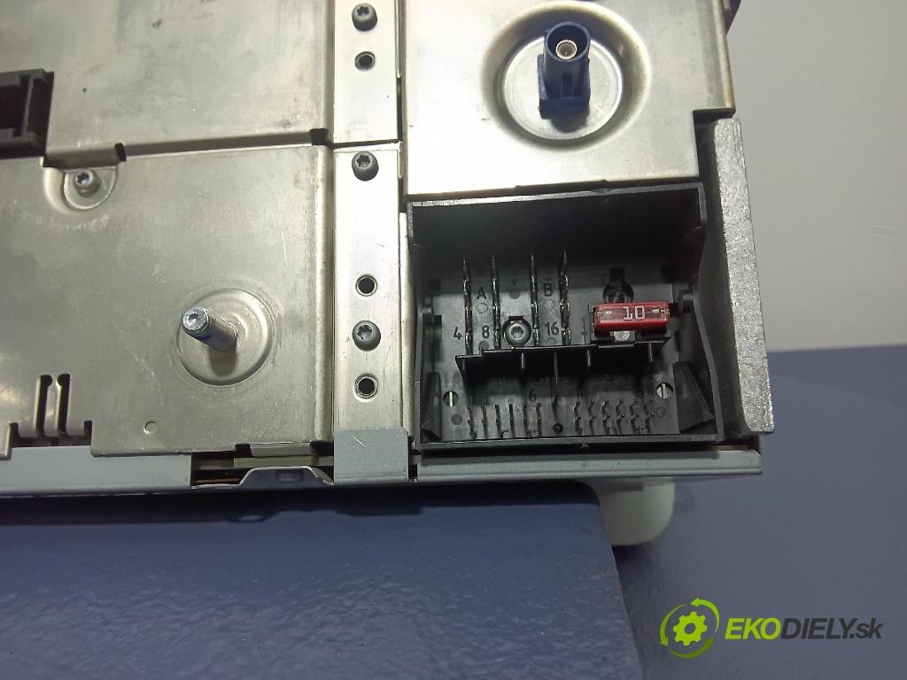 Volkswagen Passat 2006 Radio I Navigace: 1K0035198C