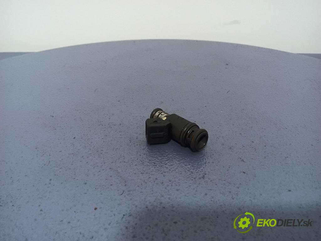 Volkswagen Passat 1998 vstrek IWP076