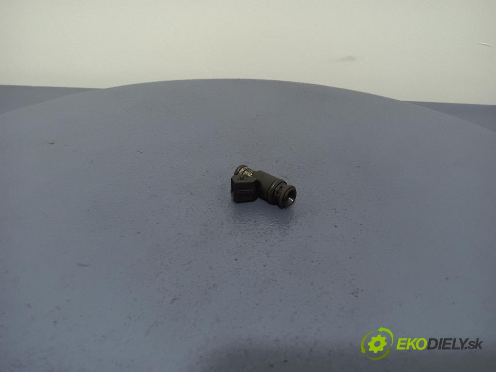 Volkswagen Passat 1998 vstrek IWP076