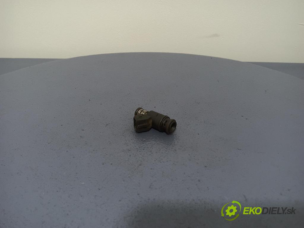 Volkswagen Passat 1998 vstrek IWP076