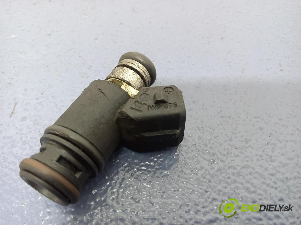 Volkswagen Passat 1998 vstrek IWP076