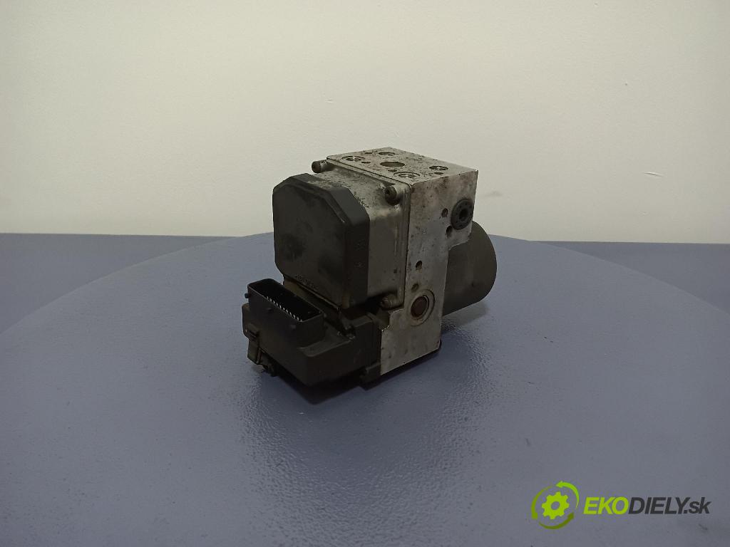 Volkswagen Passat 1998 čerpadlo ABS x 8E0614111B