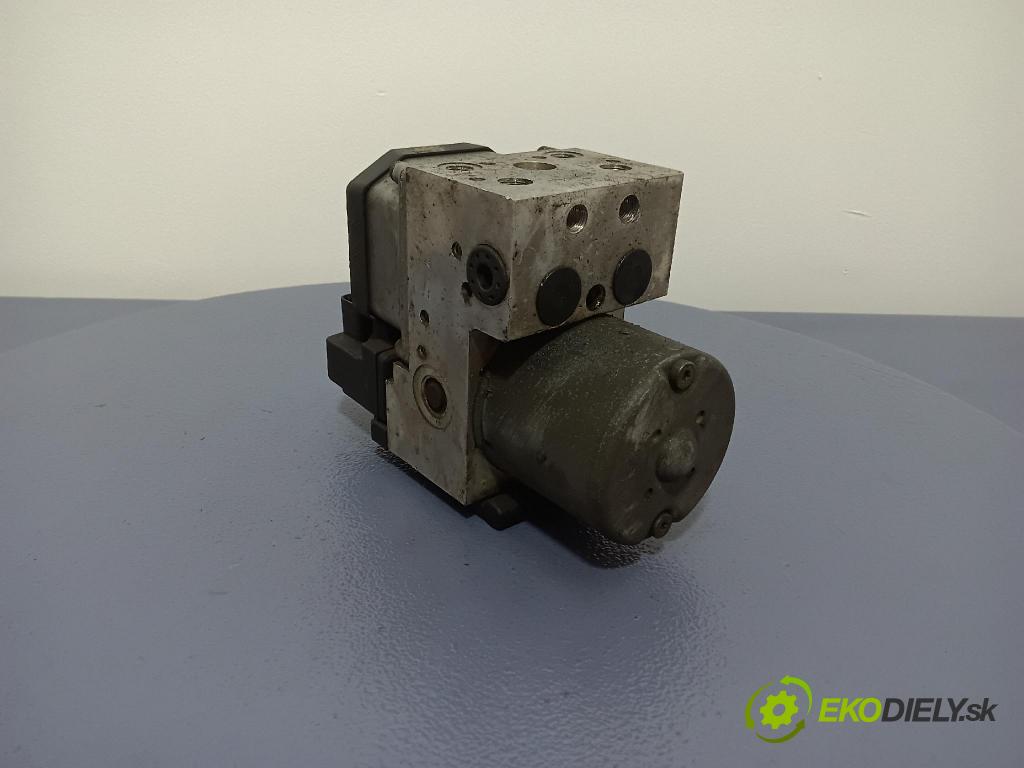 Volkswagen Passat 1998 čerpadlo ABS x 8E0614111B
