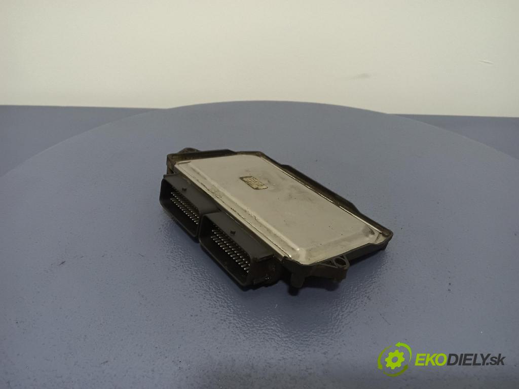 Volkswagen Passat 1998 riadiaca jednotka 67R-014289