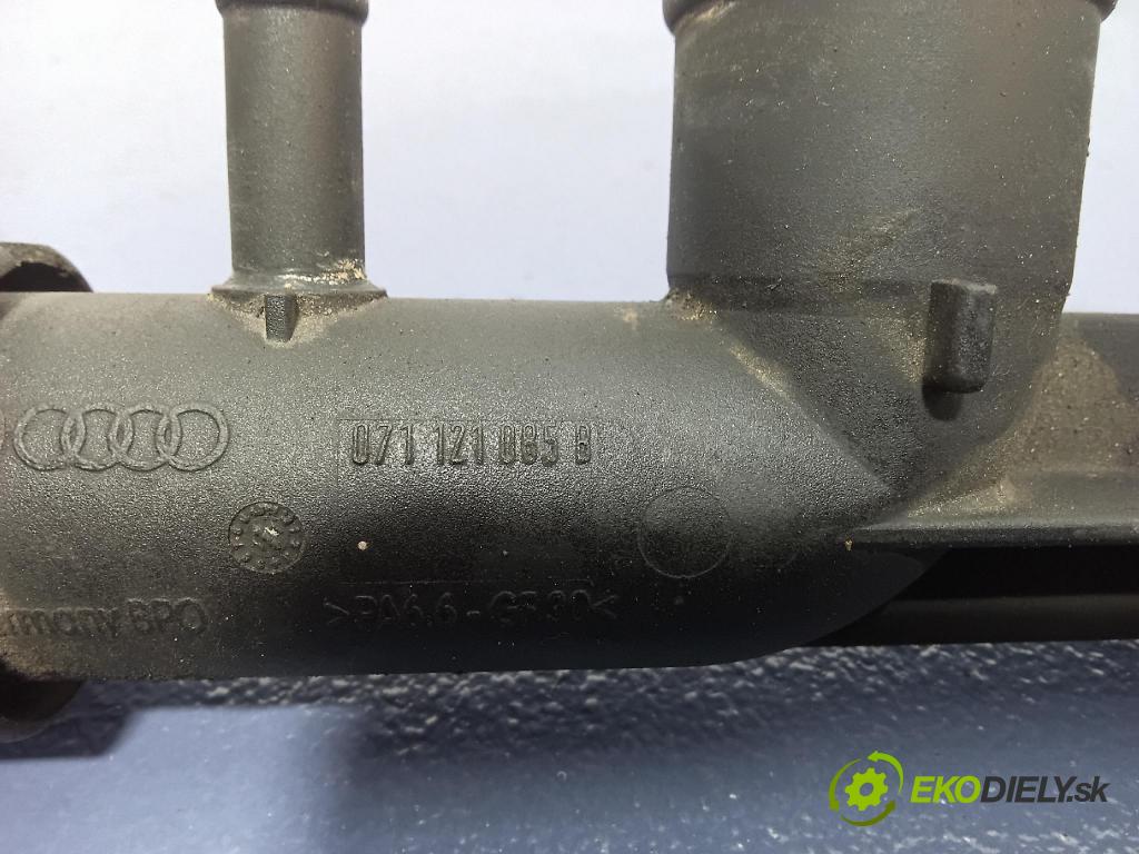 Volkswagen Passat 1998 rúrka Chladič: 071121085B