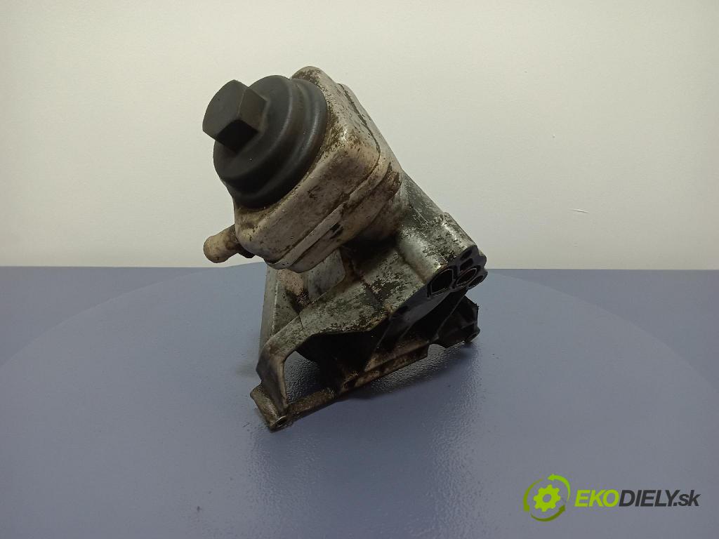 Volkswagen Passat 1998 Vankúš/: držiak Motor: 071199354A