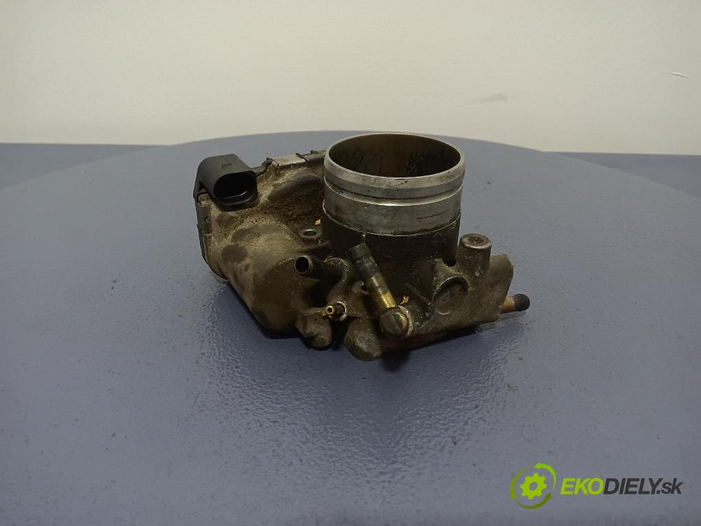 Audi A4 2001 klapka 06B133062H