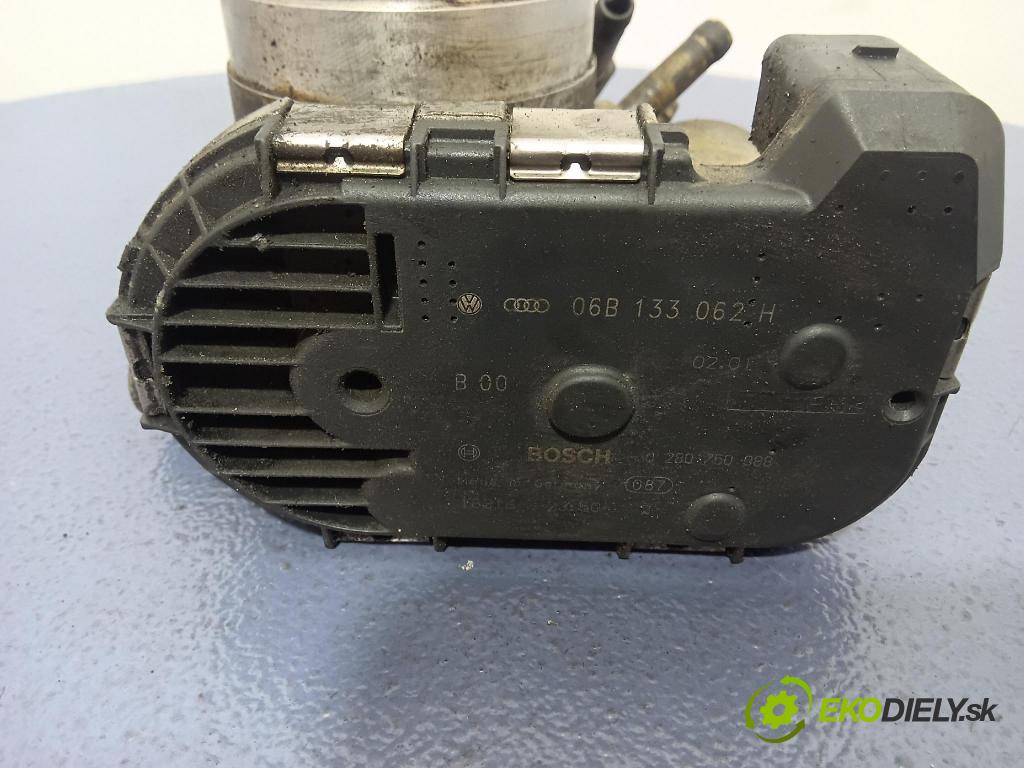 Audi A4 2001 klapka 06B133062H
