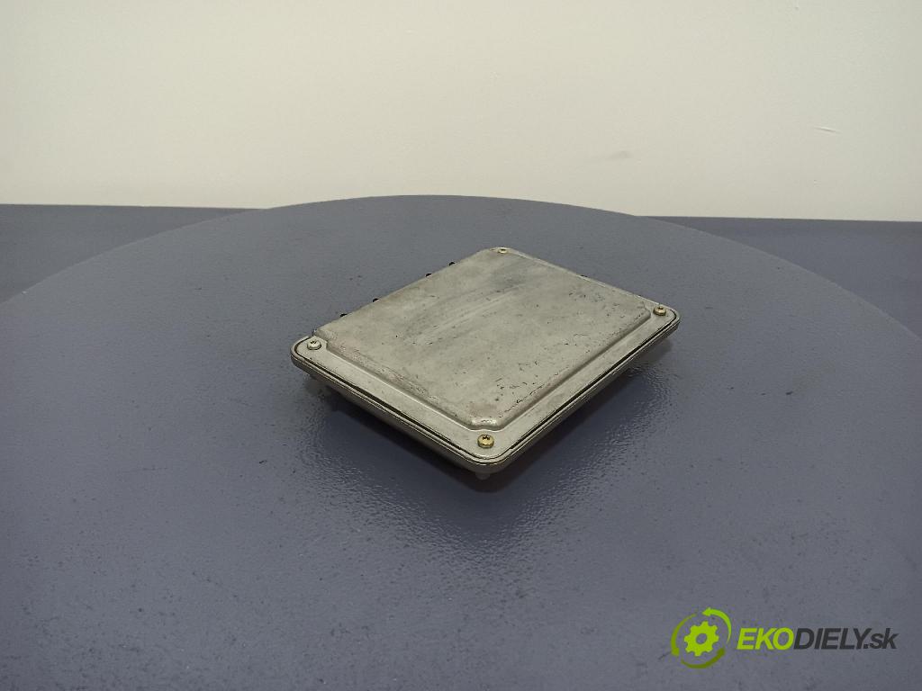 Volkswagen Passat 1998 riadiaca jednotka Motor: 038906018P