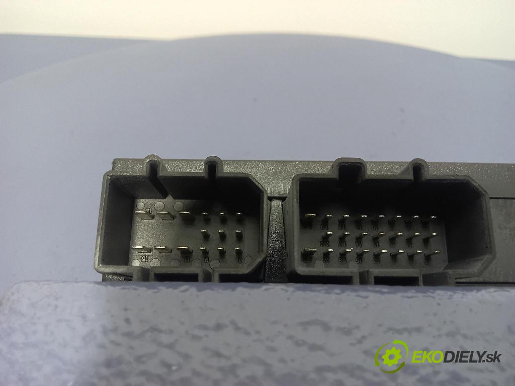Volkswagen Passat 2003 řídící jednotka Komfortu 1C0959799B