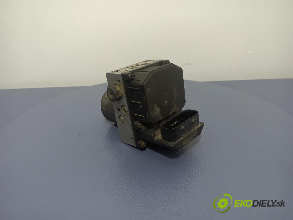 Volkswagen Passat 2001 čerpadlo ABS x 4B0614517G