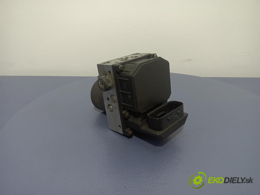 Volkswagen Passat 2003 čerpadlo ABS x 4B0614517G