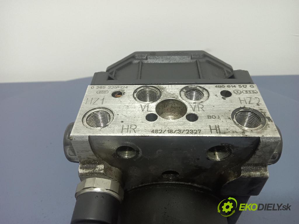 Volkswagen Passat 2003 čerpadlo ABS x 4B0614517G