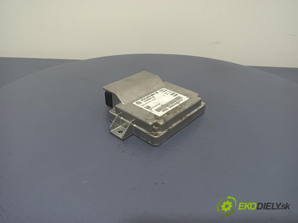 Volkswagen Passat 2006 řídící jednotka 3C0907801B
