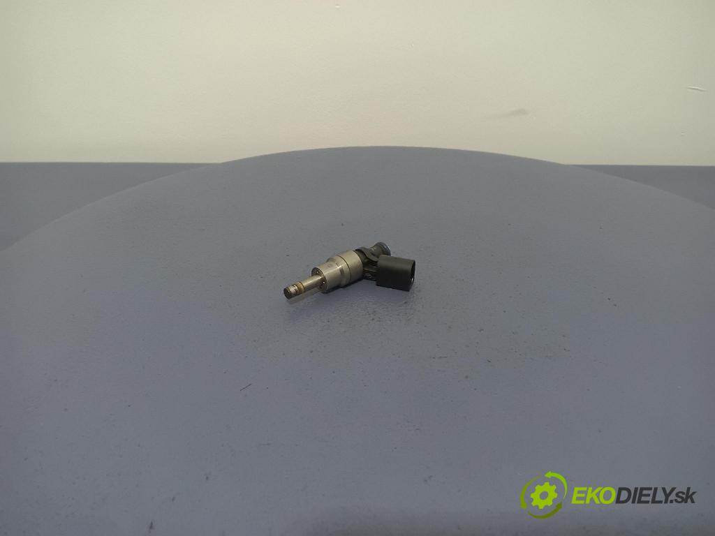 Volkswagen Passat 2006 vstřikovač 06F906036
