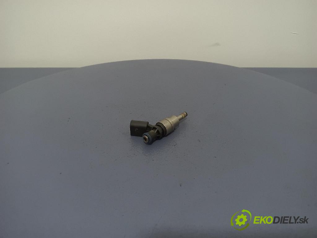Volkswagen Passat 2006 vstřikovač 06F906036