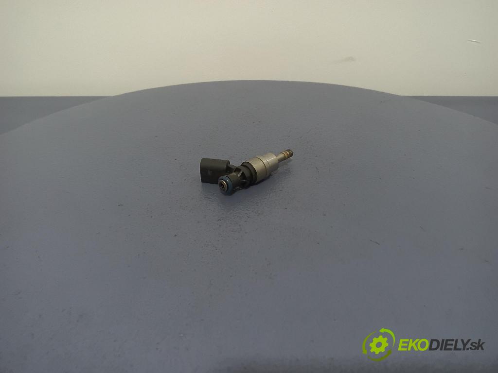 Volkswagen Passat 2006 vstřikovač 06F906036
