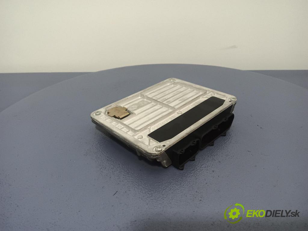 Audi A4 1998 riadiaca jednotka Motor: 3B0907557B