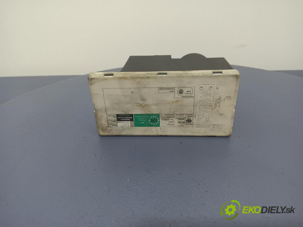 Audi A4 1998 pompa Centrálny: Zámok: 8D0862257B