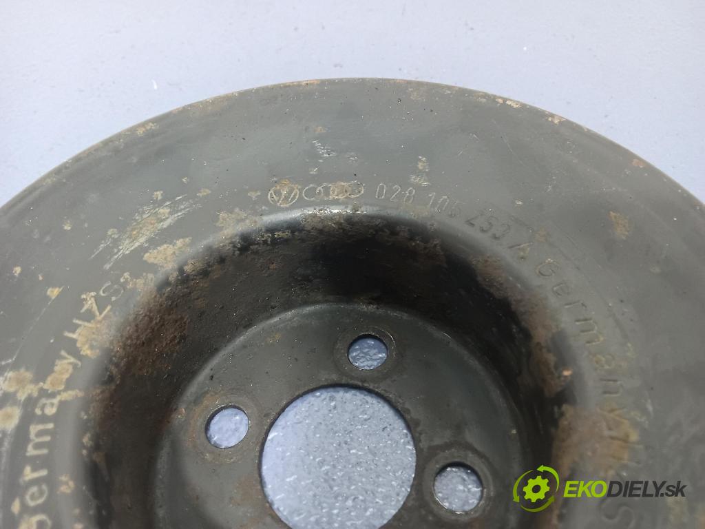 Volkswagen Golf 1995 koleso Pás: 028105253A