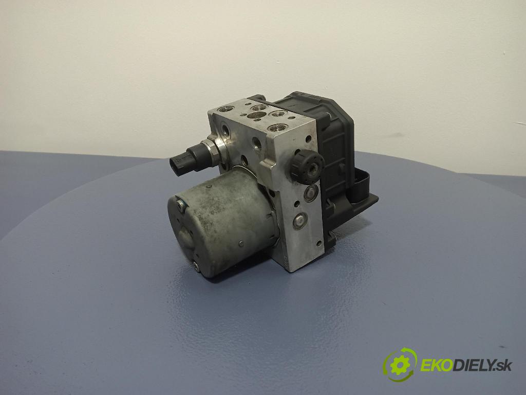 Audi A4 2003 čerpadlo ABS x 8E0614517