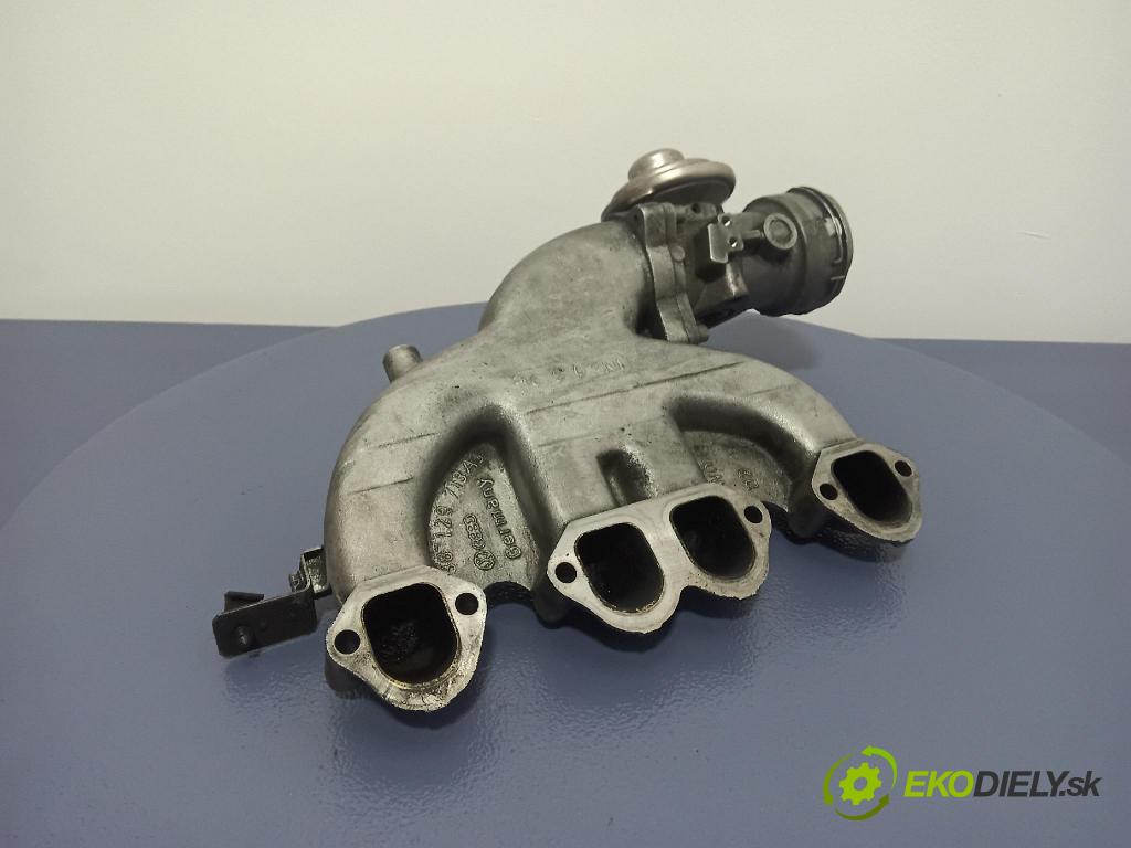 Audi A4 2003 potrubí Sání: 038129713AJ