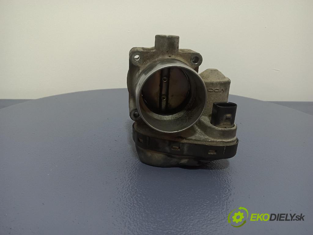 Volkswagen Golf 2000 škrticí klapka 036133062A